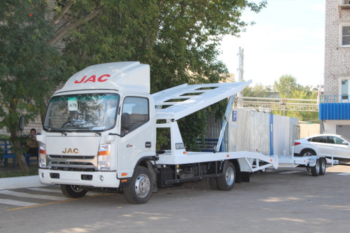 JAC N90 Двухместный эвакуатор - автовоз с прицепом